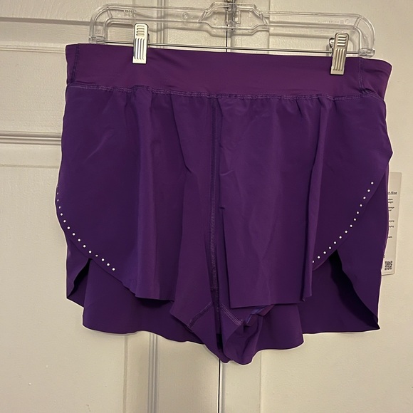 π Lululemon Fast and Free High-Rise Split Shorts 3β π - Picture 3 of 5